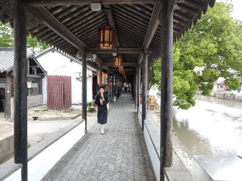 锦艺集团控股(00565):邱梅美获任公司秘书